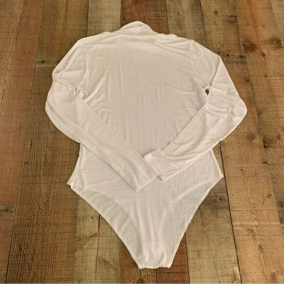 Fashion nova Pamela turtle neck long sleeve bodysuit in white -1X - Picture 4 of 7